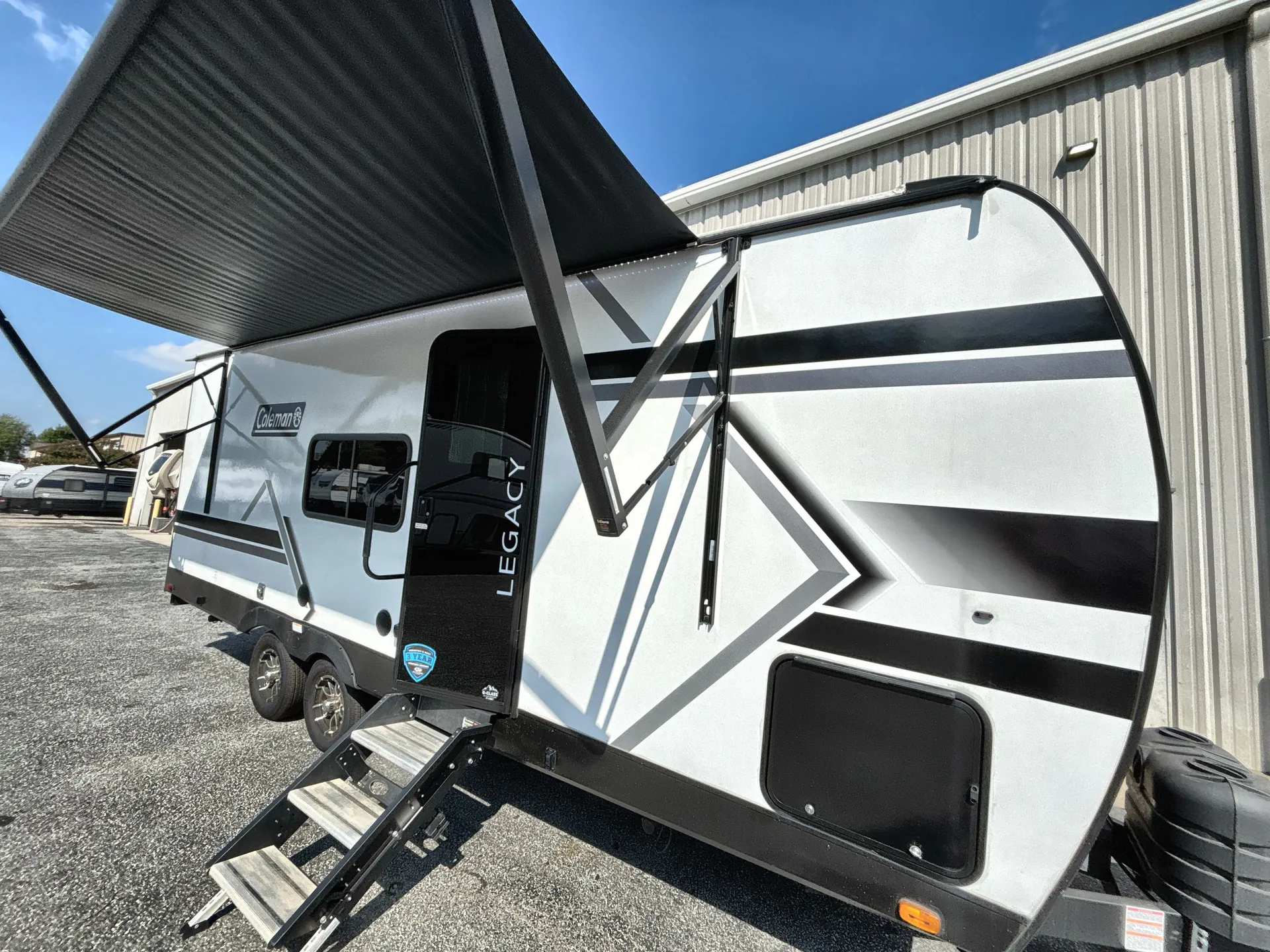 2025 Keystone Coleman Legacy 2115RK - Photo 2