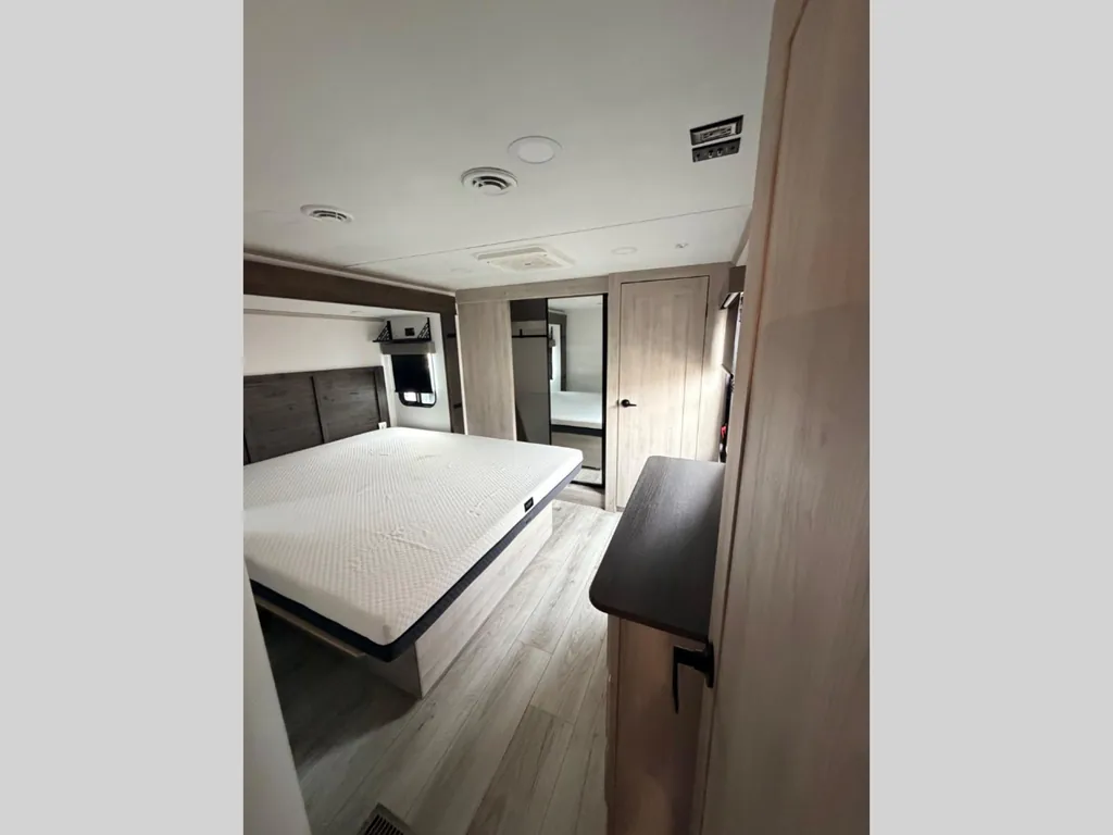 2024 Keystone Montana High Country 381TB, Photos photo 12