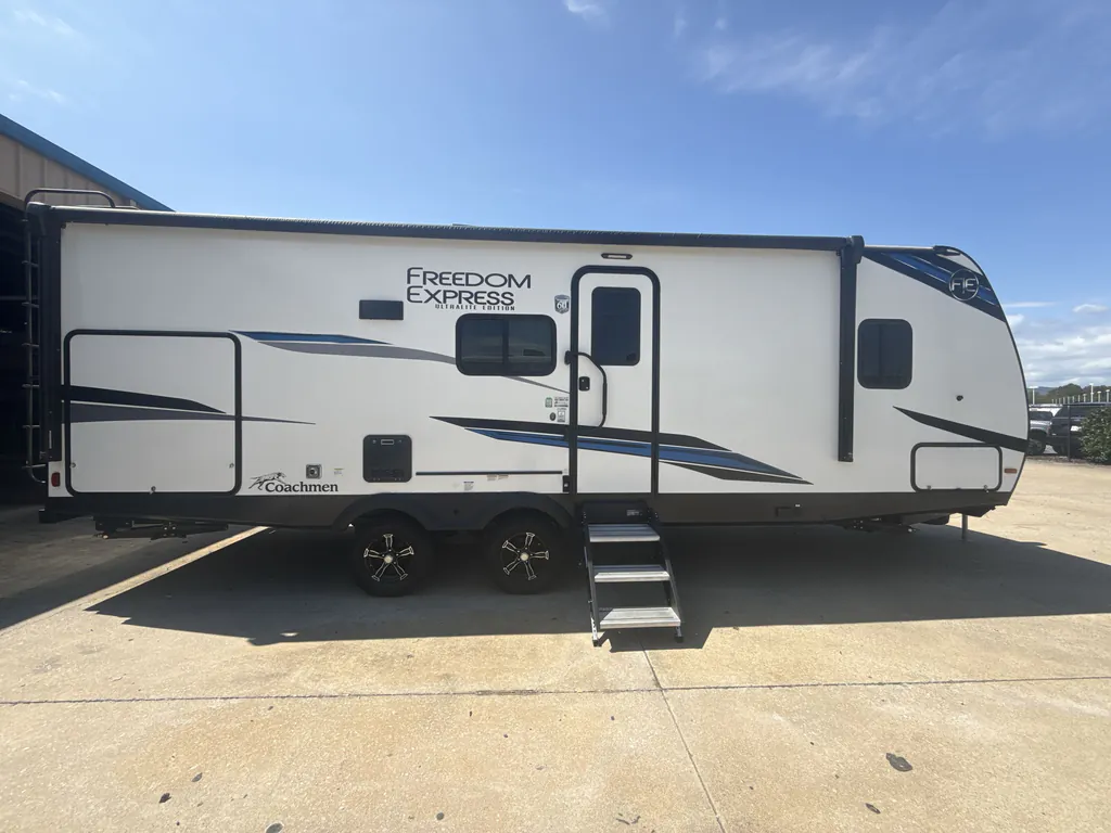 2025 Coachmen Freedom Express Ultra Lite 258BHS, Photos photo 31