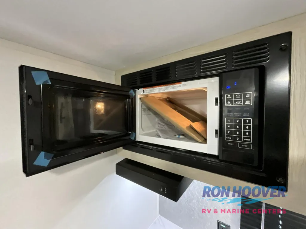 2026 Shasta Compact 17DB, Photos photo 12