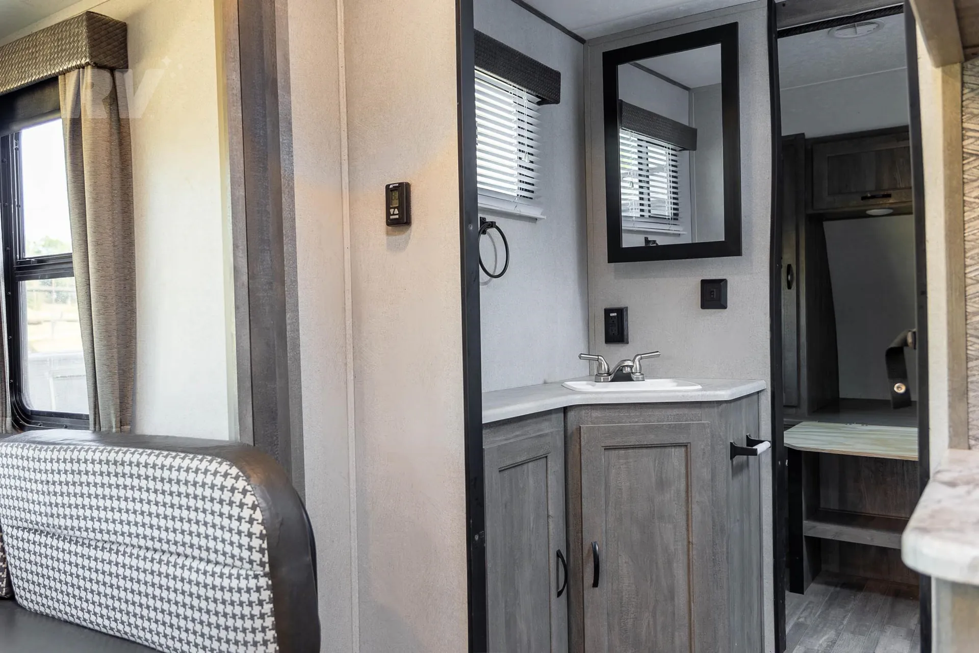 2020 Forest River Vibe 28BH — Photo 8