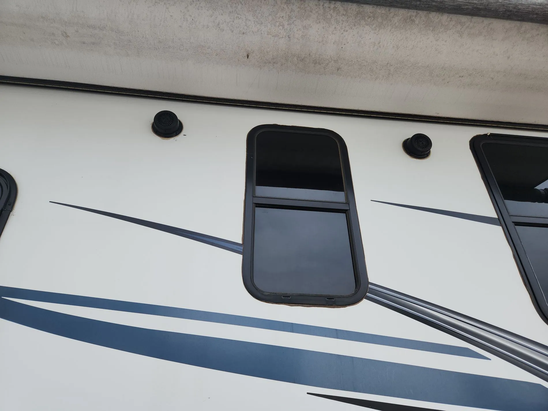 2023 Dutchmen Atlas 3342BHF dealer photo 3 from Blue Compass RV