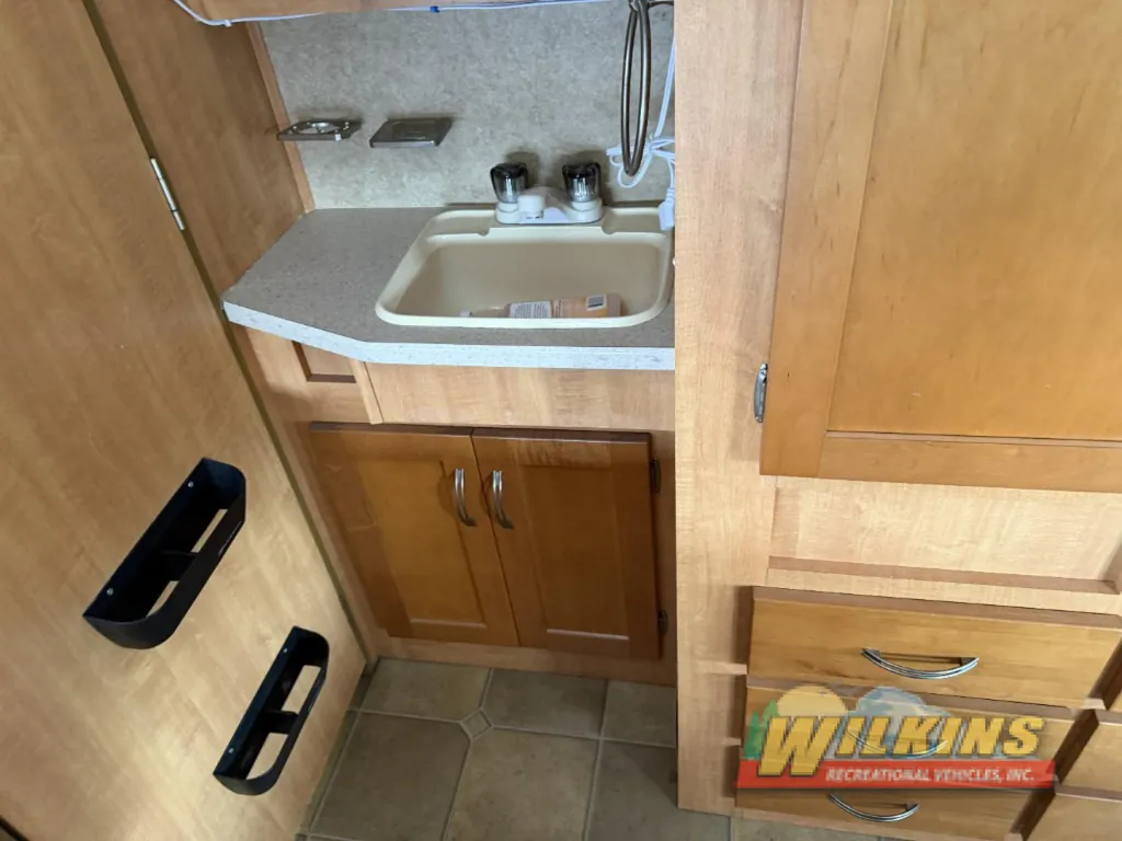 2010 Forest River Sunseeker 2300, Photos photo 9