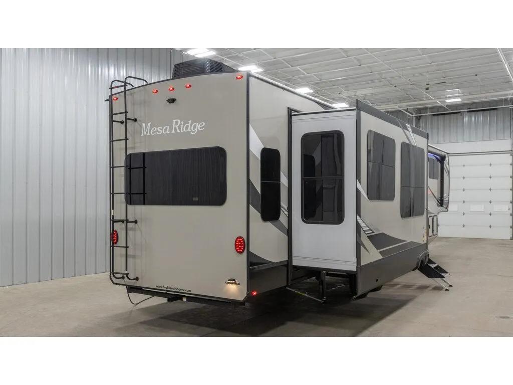 2022 Highland Ridge Mesa Ridge 371MBH - Photo 3