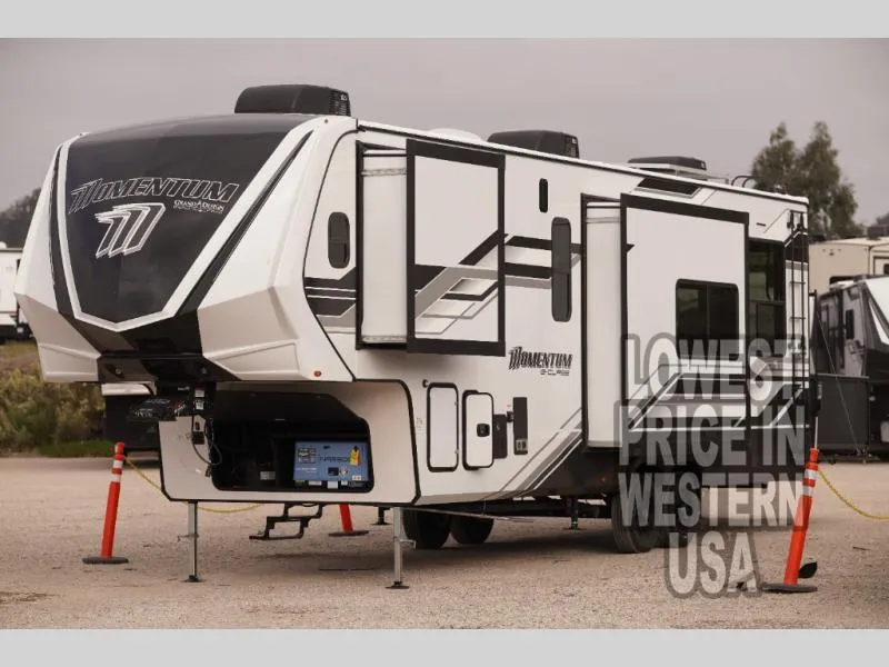 2026 Grand Design Momentum G-Class 325G - Photo 3
