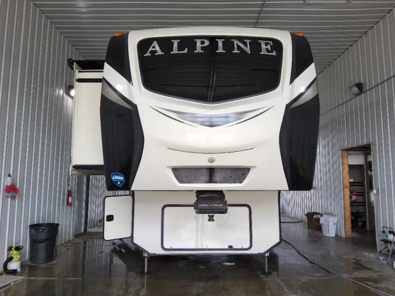 2018 Keystone RV Alpine 3800FK - Photo 2