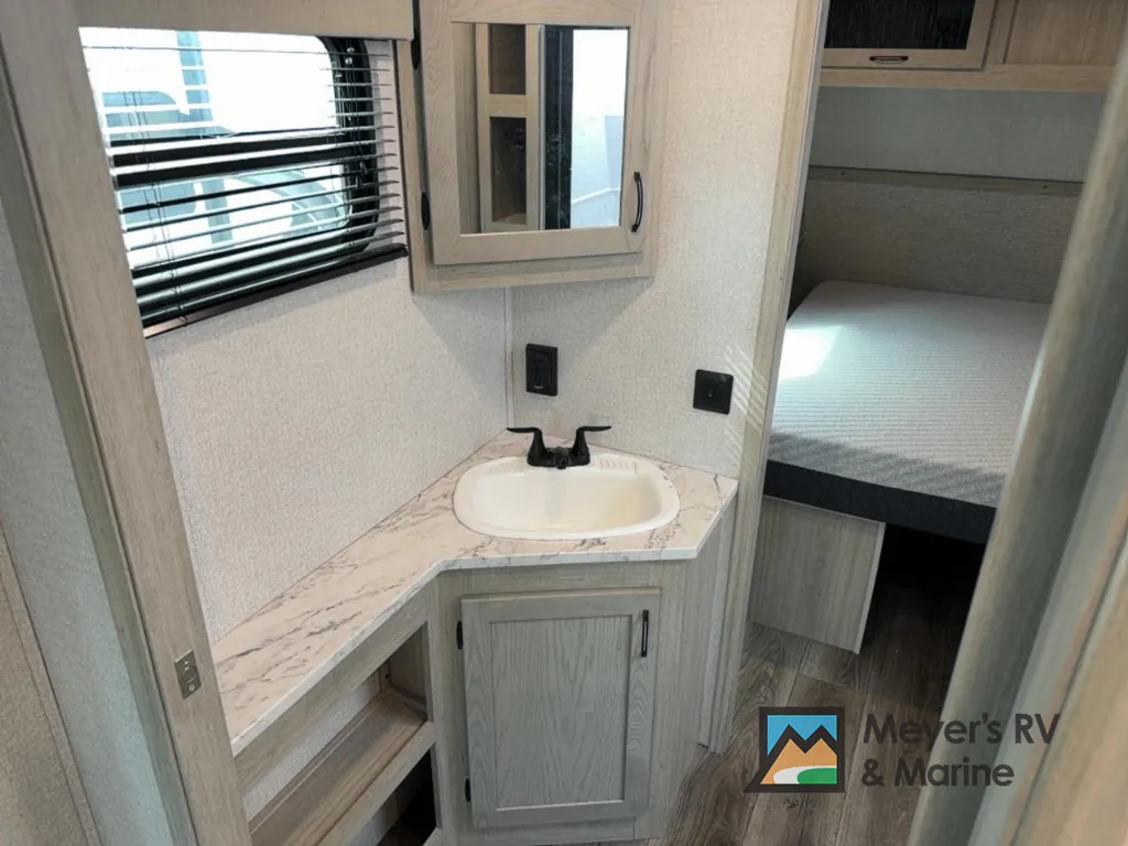 2022 East to West Alta 2850KRL, Photos photo 11