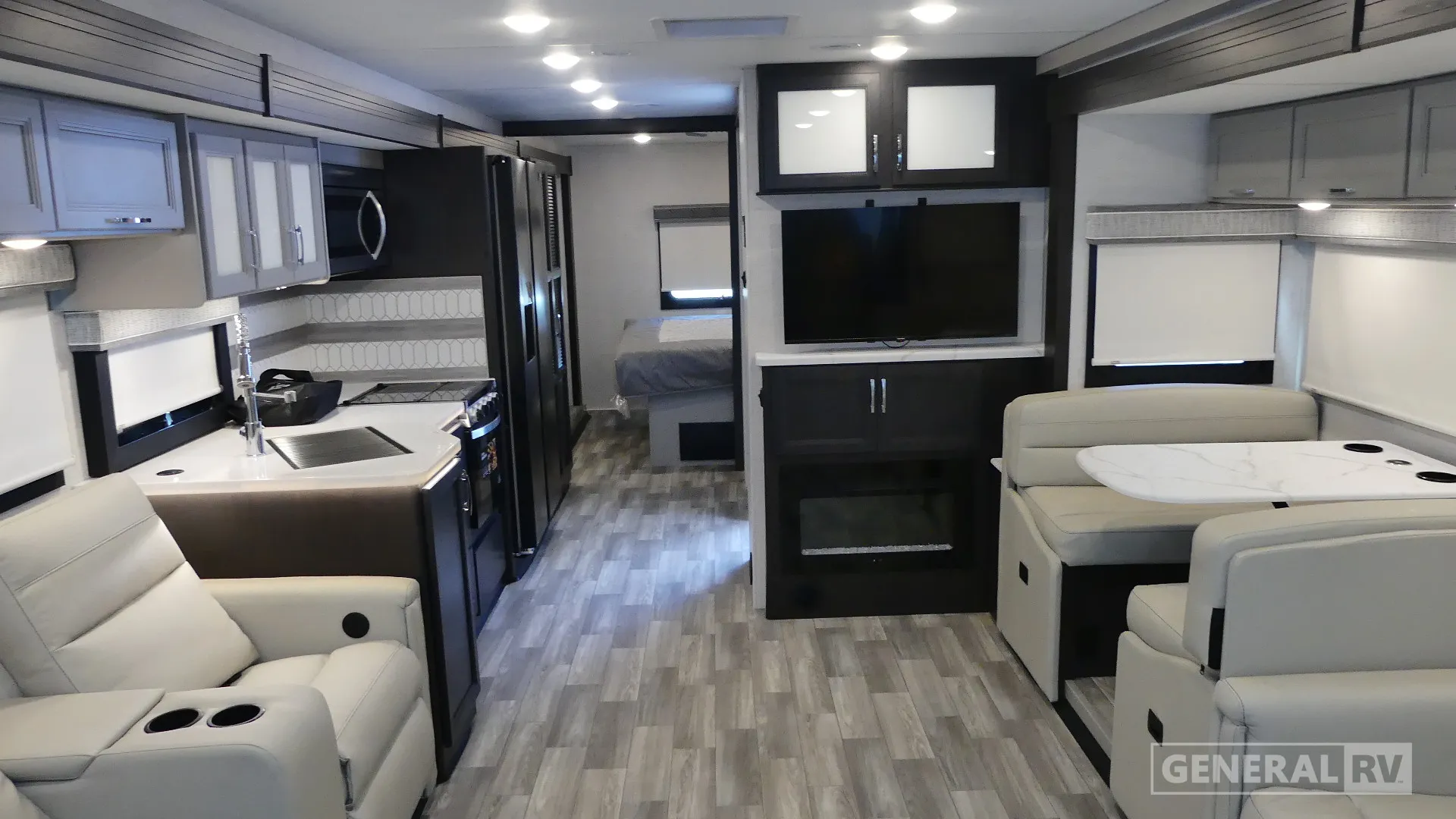 2026 Thor Motor Coach Luminate CC35 - Photo 3
