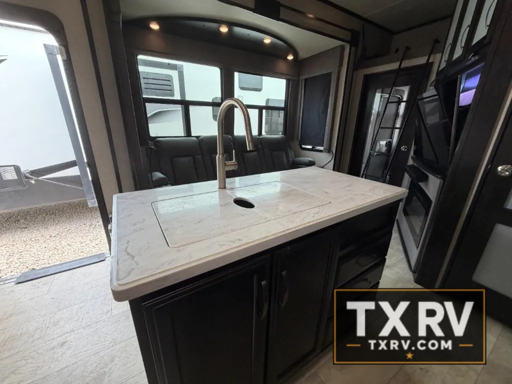 2018 Grand Design Momentum 351M, Photos photo 18