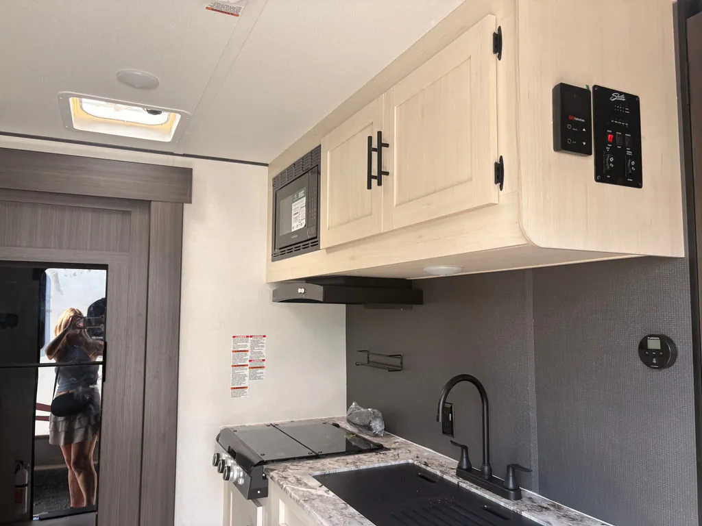 2027 Shasta RVs i-5 Edition 525RS, Photos photo 12