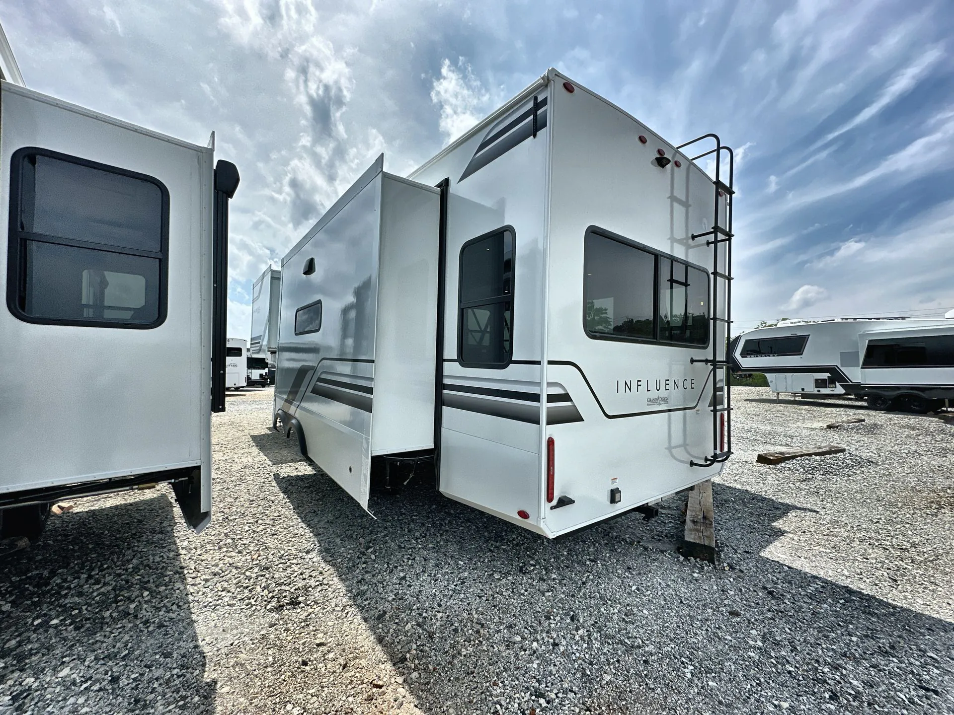 2025 Grand Design Influence 2903RL - Photo 4