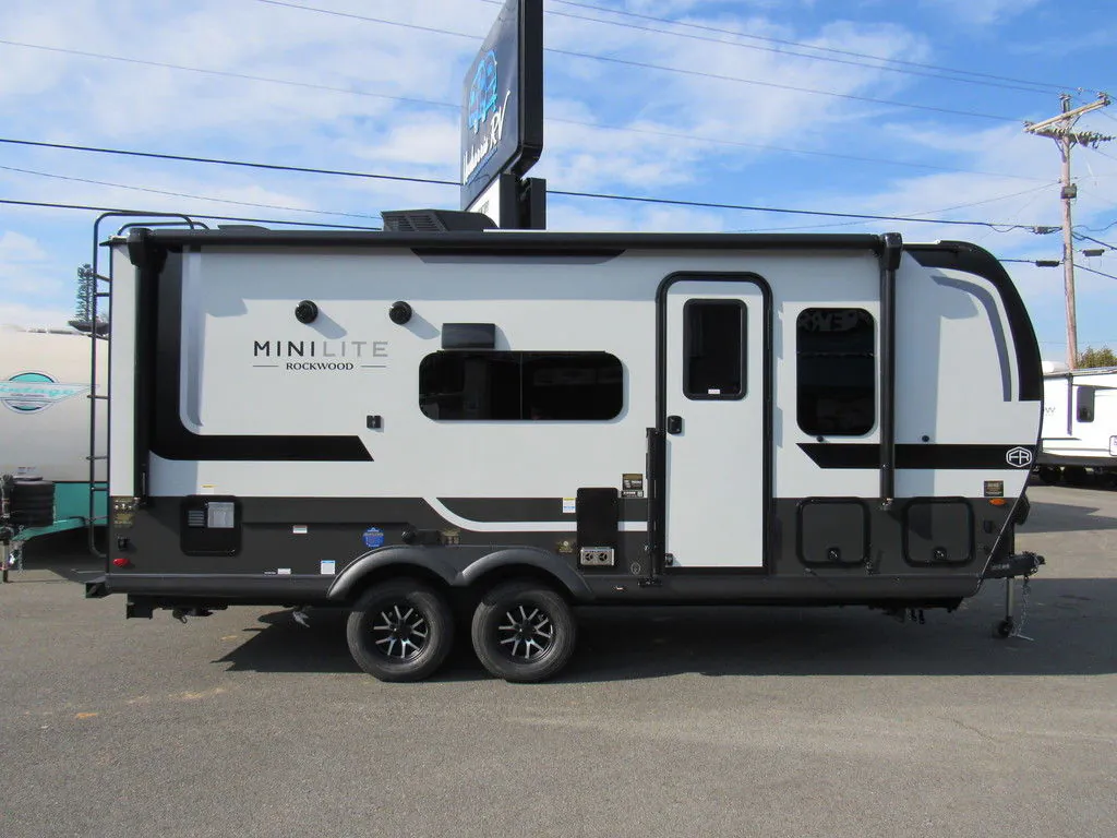 2026 Forest River Rockwood Mini Lite 2108RB - Photo 2