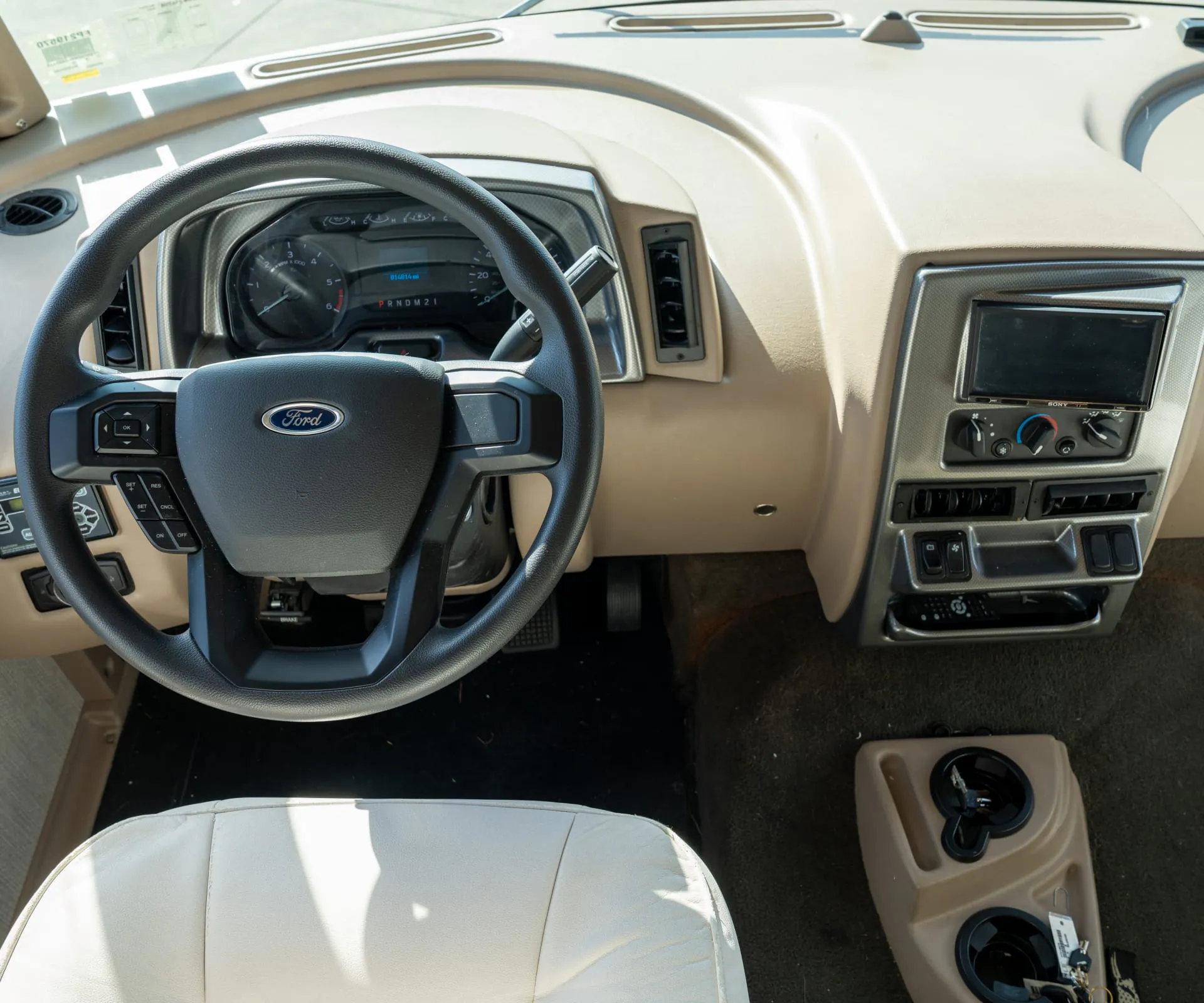 2021 Winnebago Adventurer 35F - Photo 3
