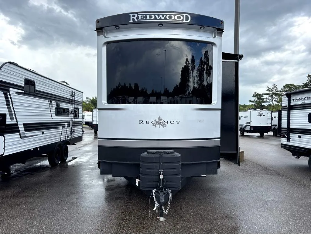 2025 CrossRoads Redwood Regency 3881FKL - Photo 4