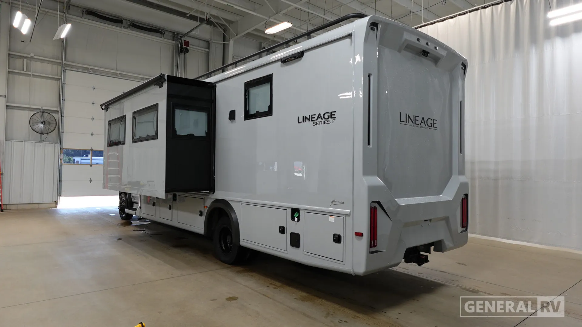 2027 Grand Design Lineage Series F 31ZW - Photo 4