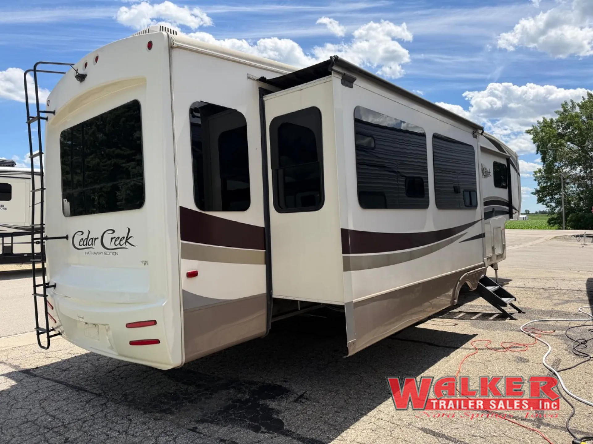 2018 Forest River Cedar Creek Hathaway Edition 36CK2 — Photo 6