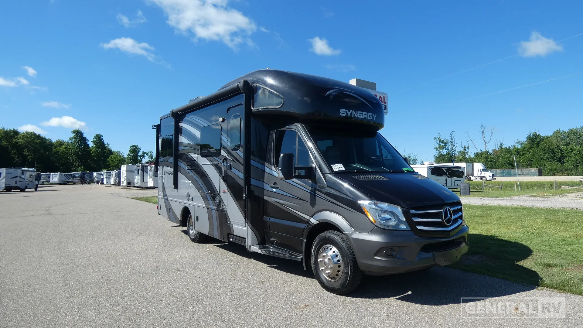 2017 Thor Motor Coach Synergy SP24 - Photo 2