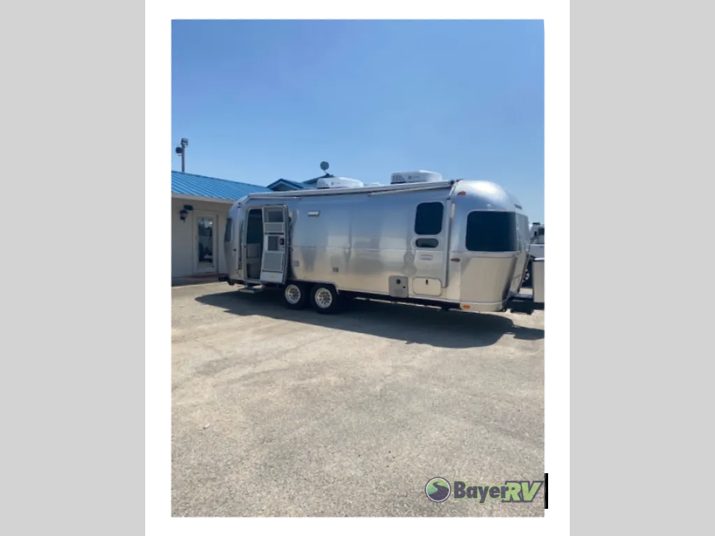 2025 Airstream International 25FB Twin - Photo 2