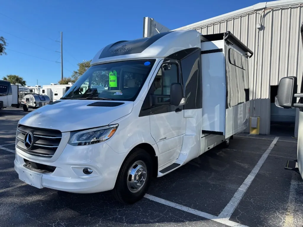 2026 Leisure Travel Unity 24MBL - Photo 2