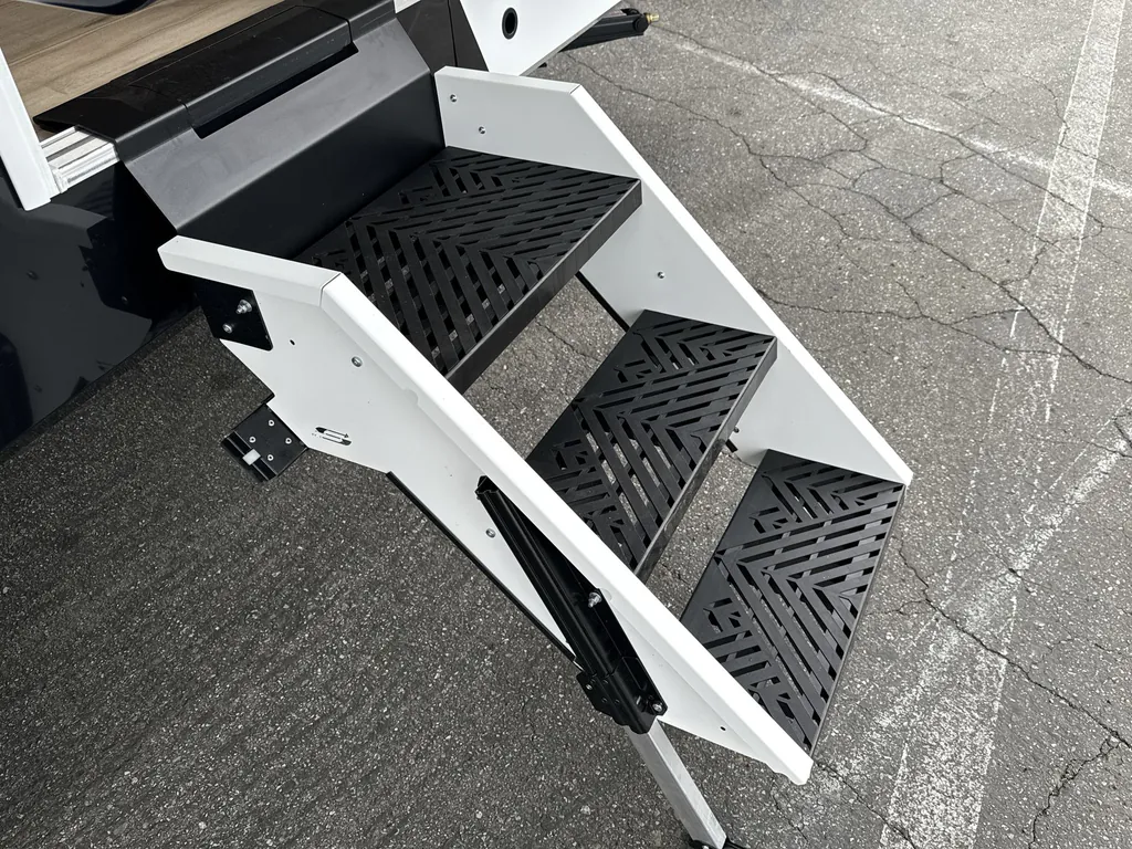 2026 Brinkley Model Ix 20X, Photos photo 11