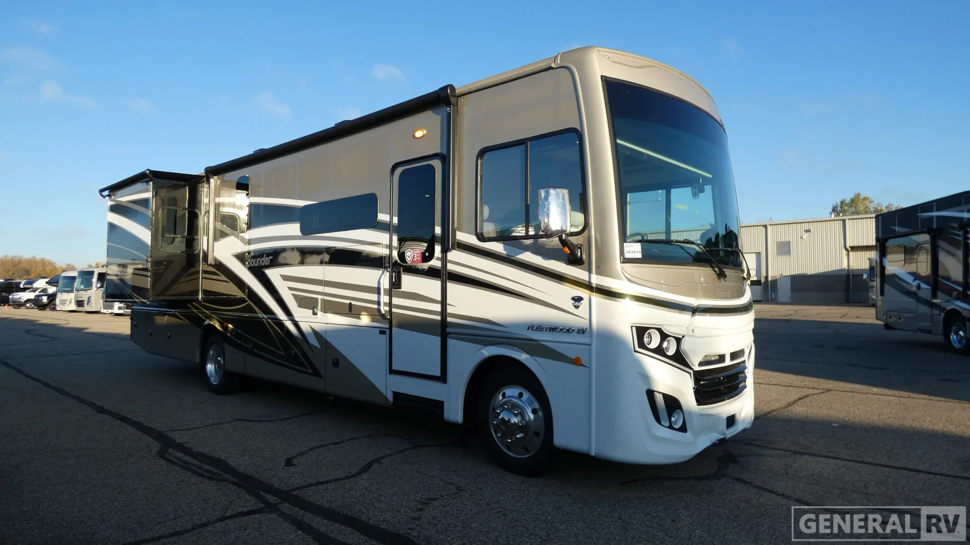 2026 Fleetwood Bounder 35K - Photo 2