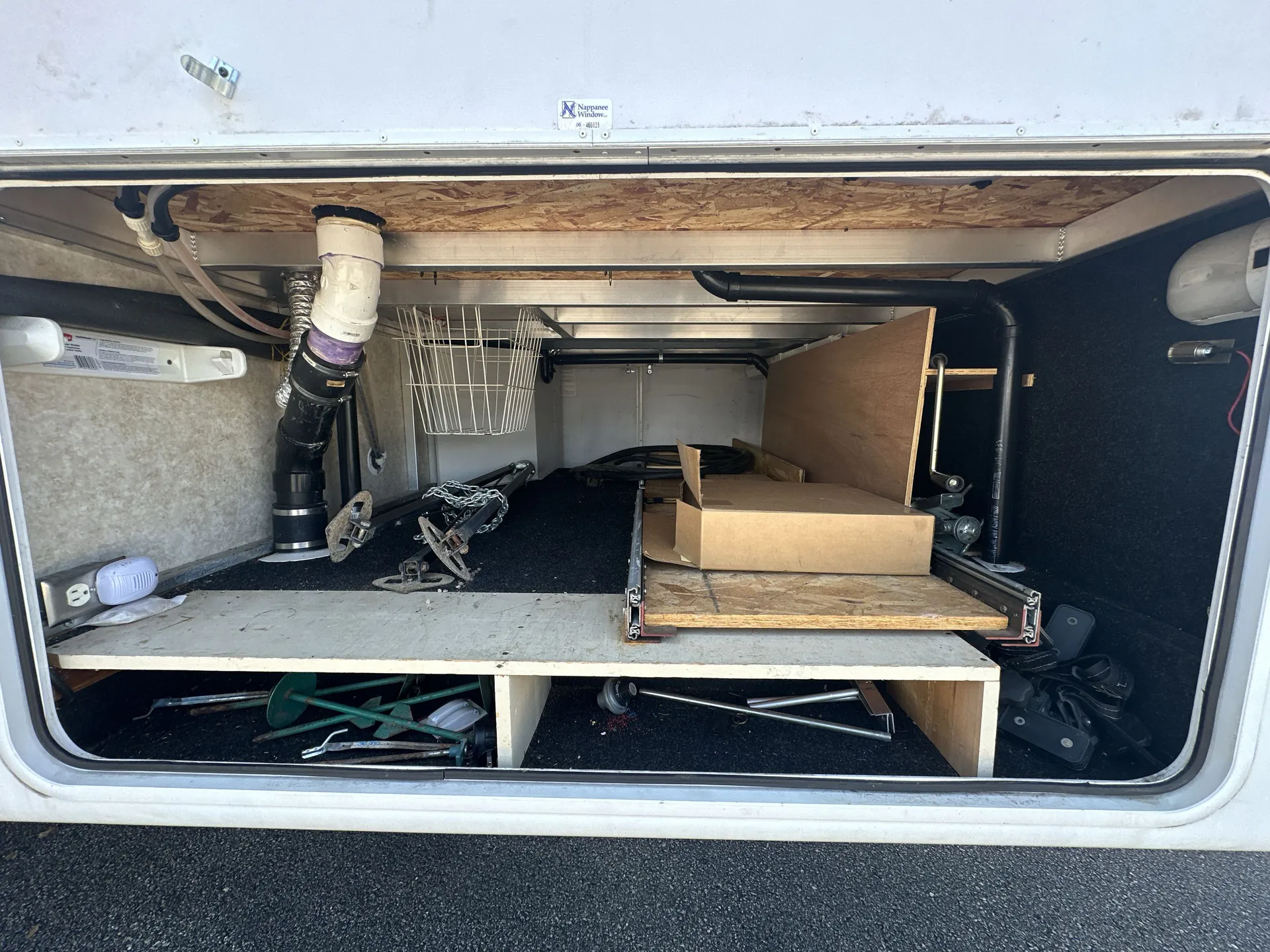 2007 Keystone Montana 3400RL — living area main