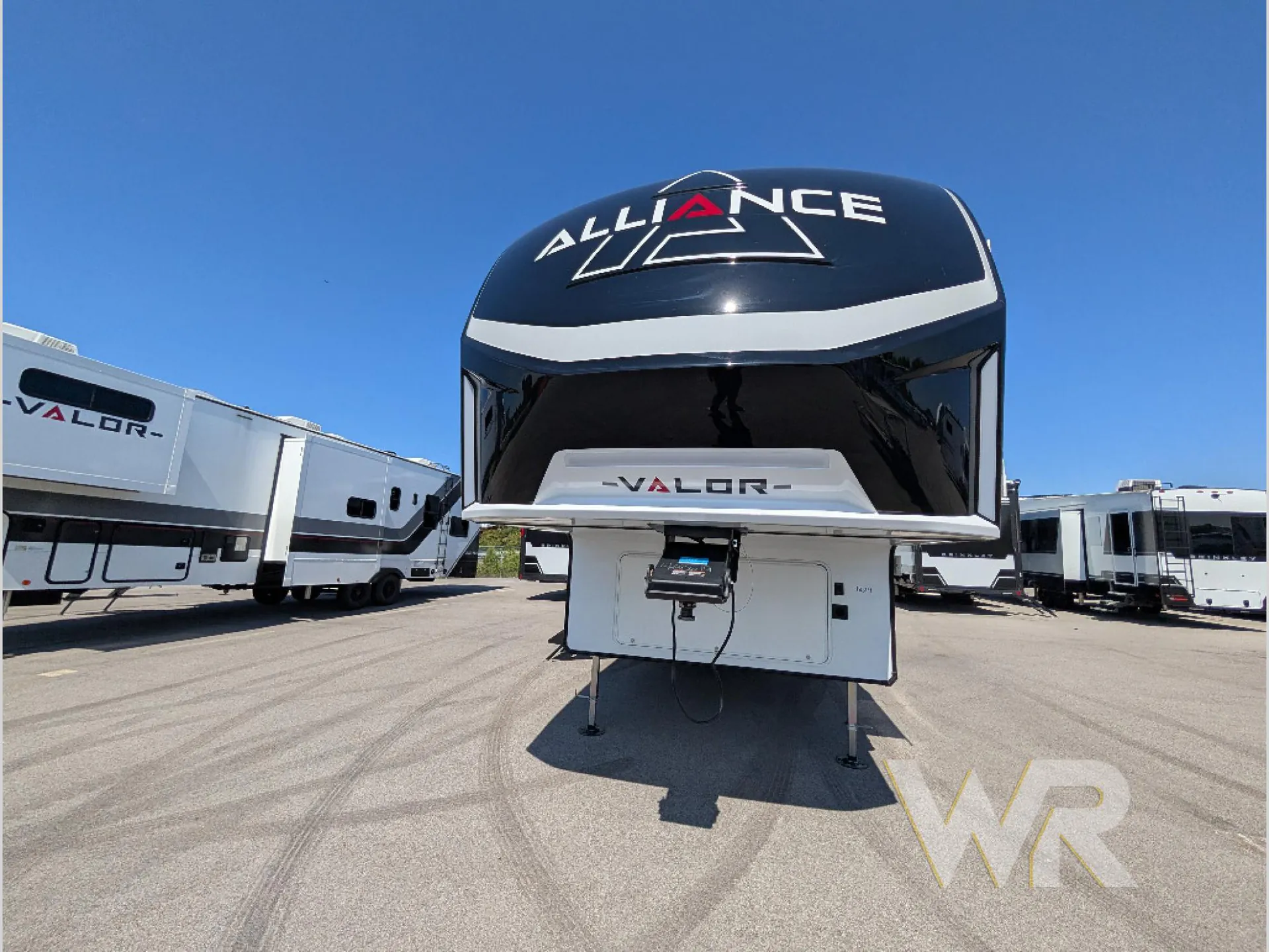 2026 Alliance RV Valor 32A10 - Photo 4