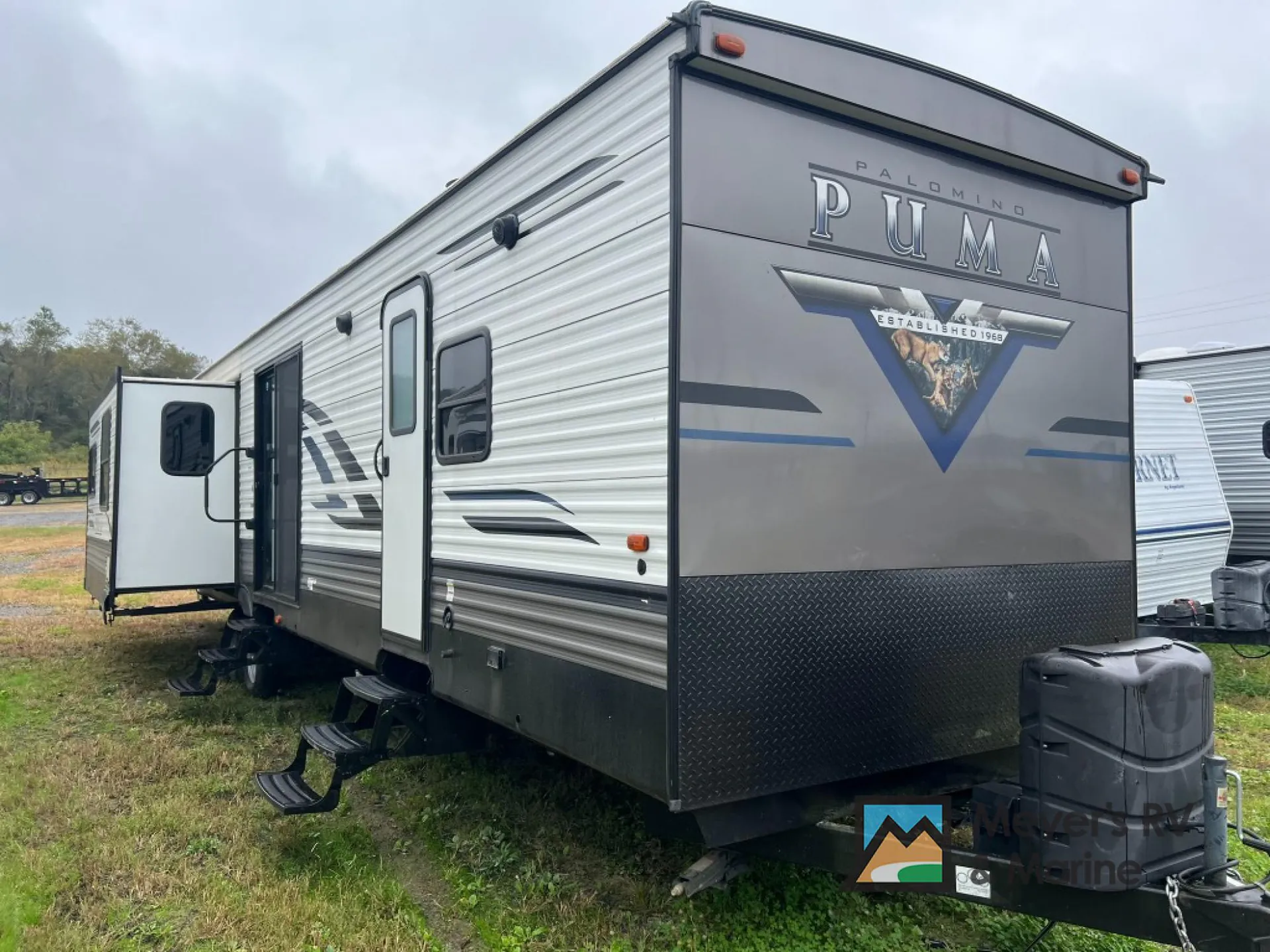 2021 Palomino Puma 38RLB - Photo 2