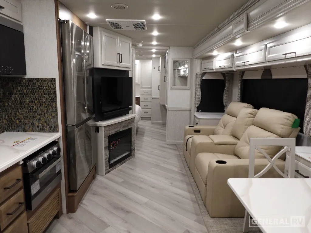 2026 Fleetwood Bounder 35K - Photo 3