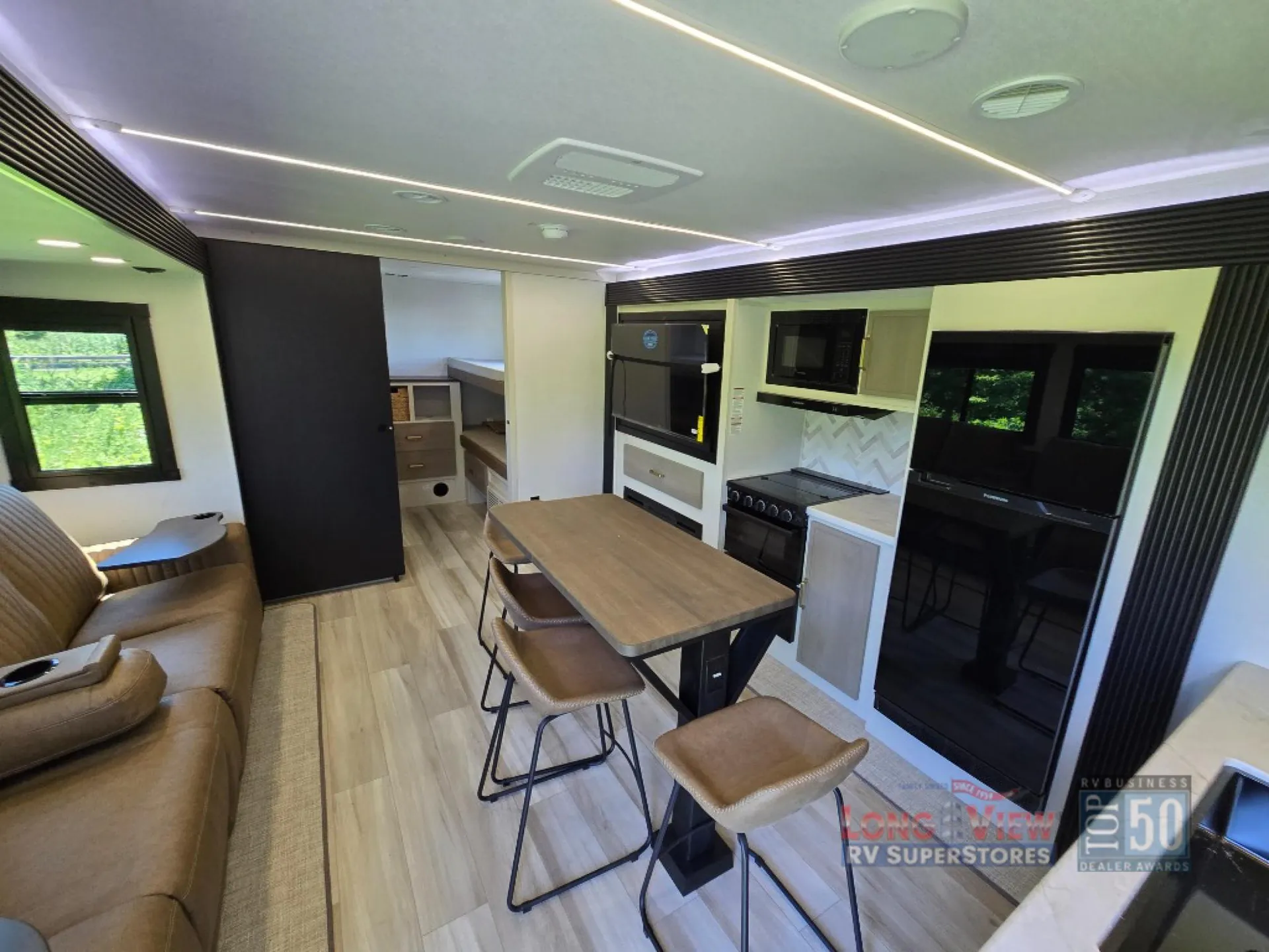 2027 Forest River Wildwood Heritage Glen 301FAM — Photo 7