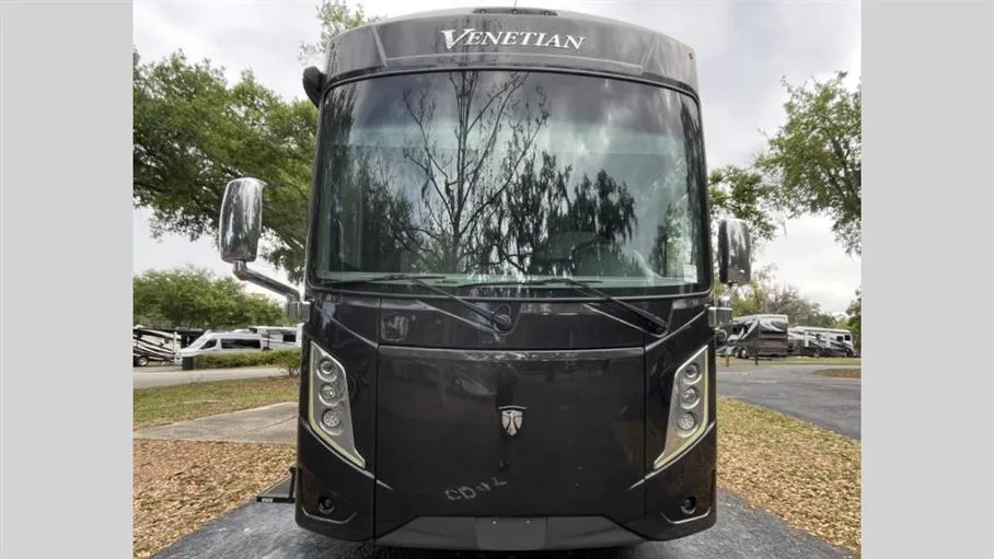 2023 Thor Motor Coach Venetian B42 - Photo 3