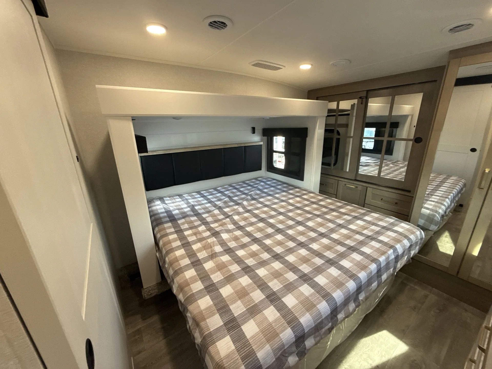 2026 Jayco Eagle 365UKTS — bedroom