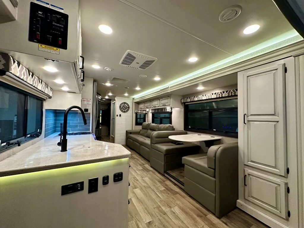 2021 Entegra Coach Vision XL 34B - Photo 3