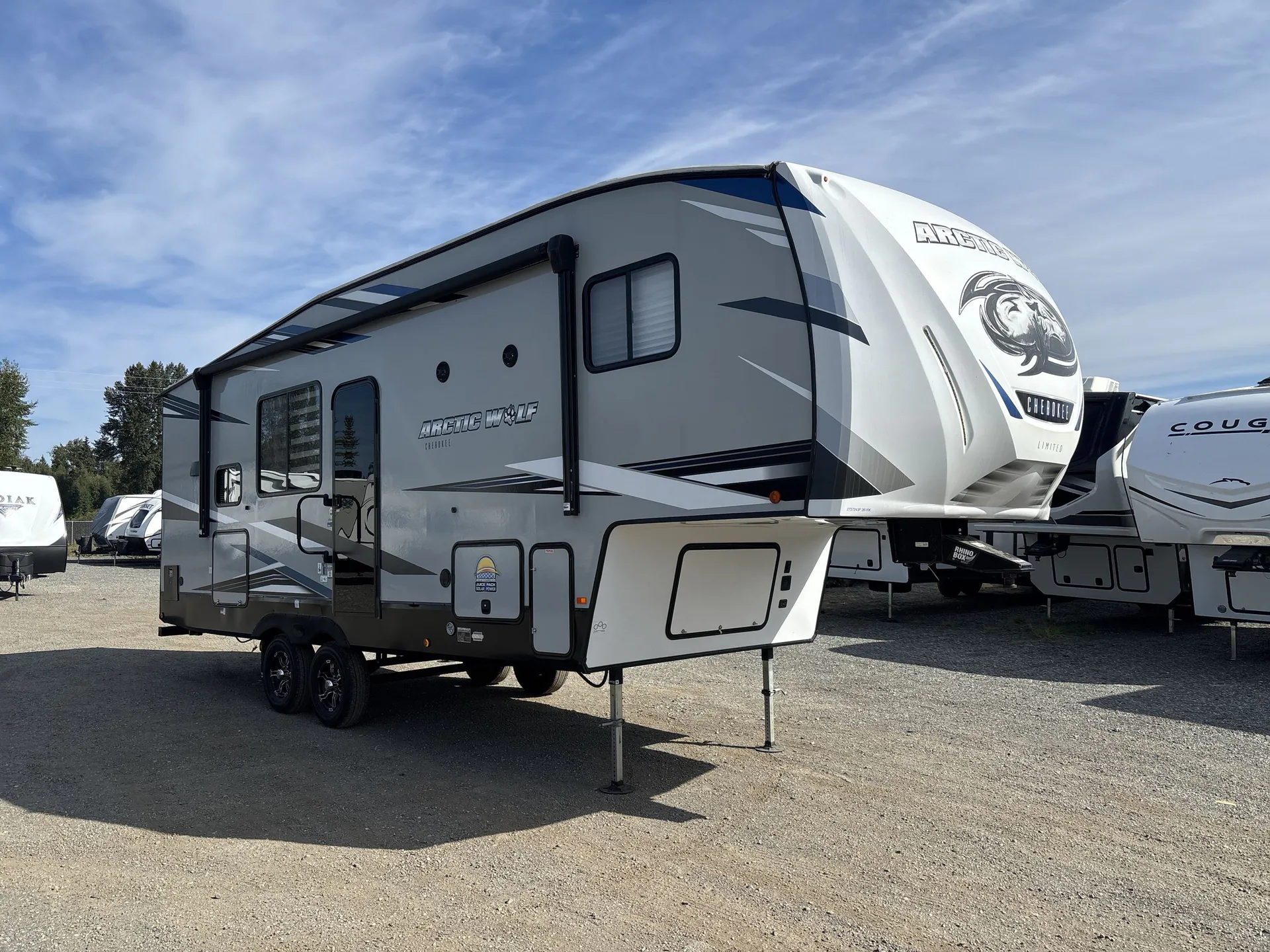 2022 Forest River Cherokee Arctic Wolf 261RK - Photo 2