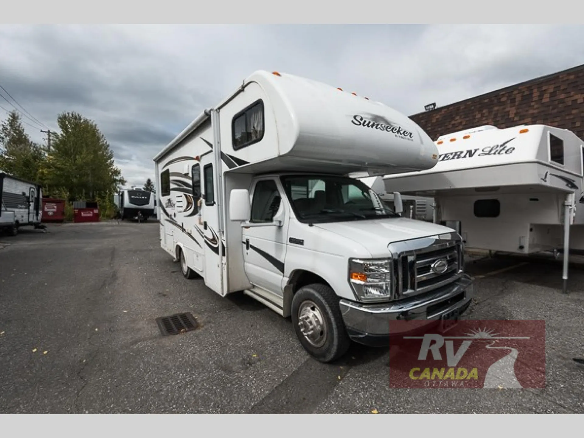 2015 Forest River Sunseeker 2300