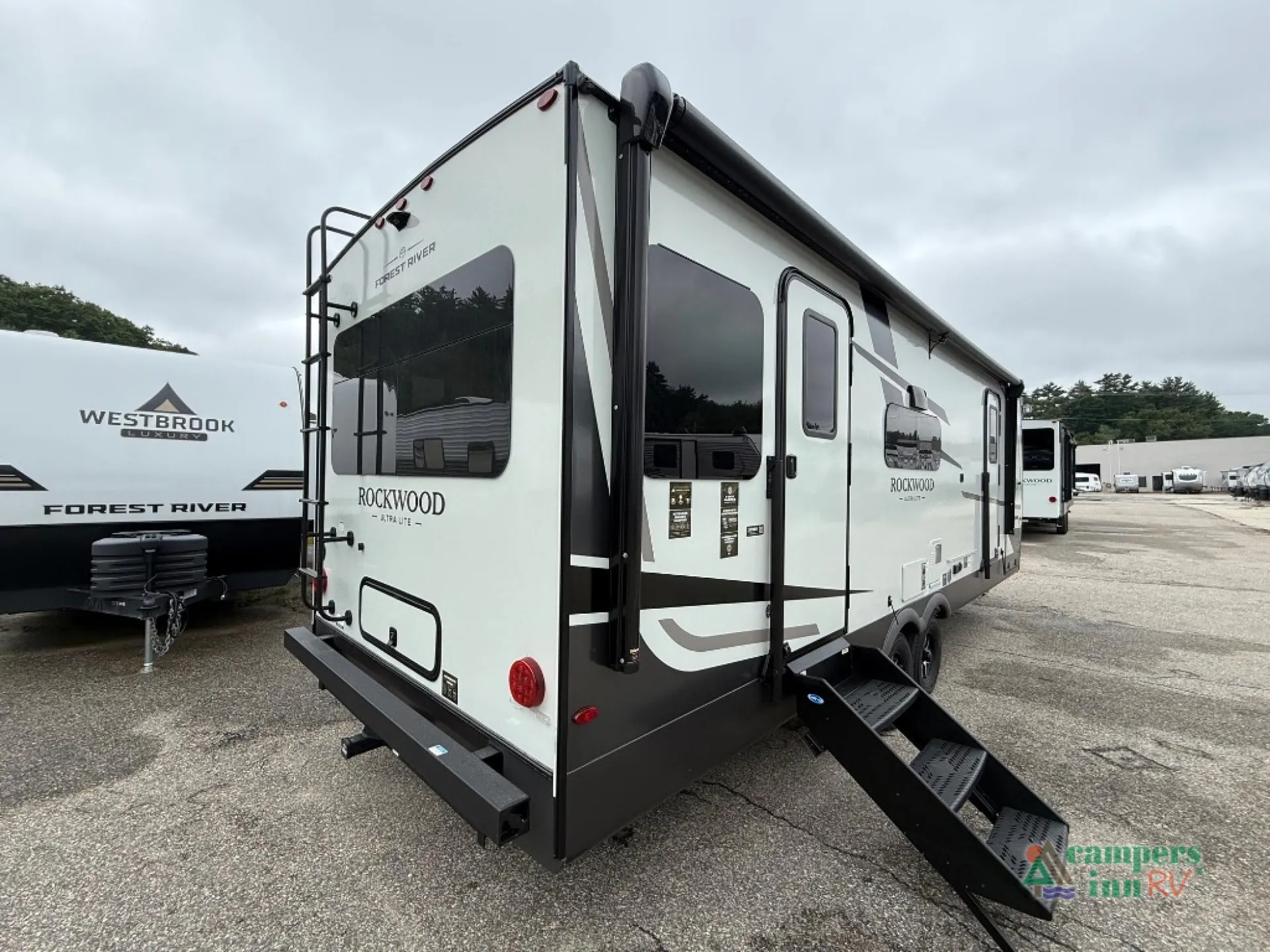 2027 Forest River Rockwood Ultra Lite 2618RD - Photo 3