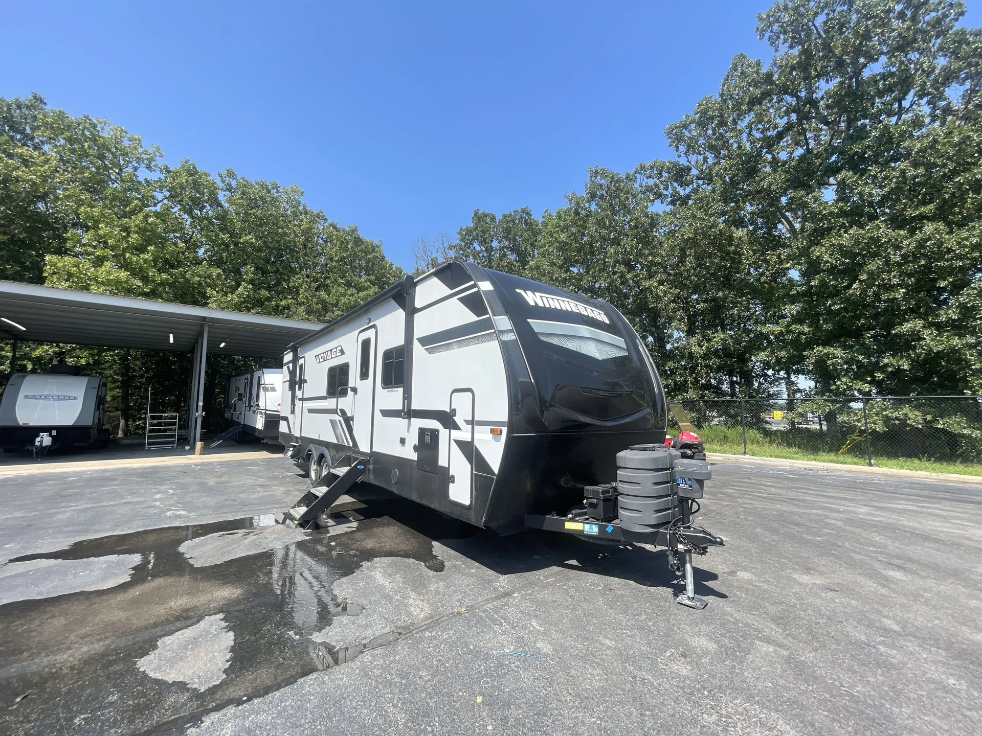 2025 Winnebago Voyage 3235FK - Photo 2