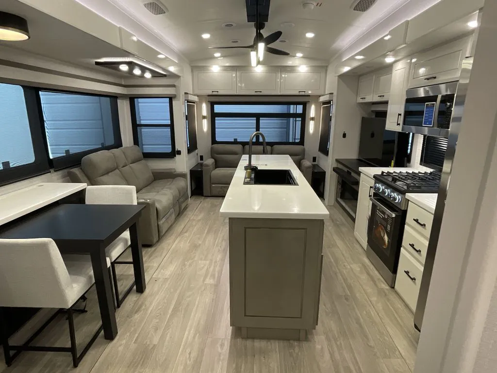 2027 Jayco Pinnacle 36FBTS, Photos photo 4