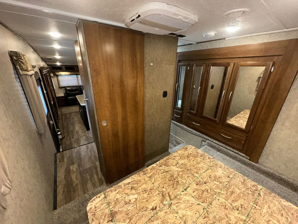 2017 Prime Time Crusader 295RST, Photos photo 19