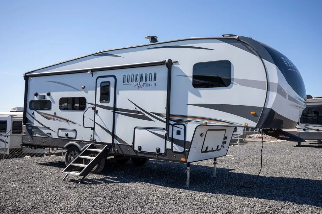 2022 Forest River Rockwood Ultra Lite 2622RK - Photo 2
