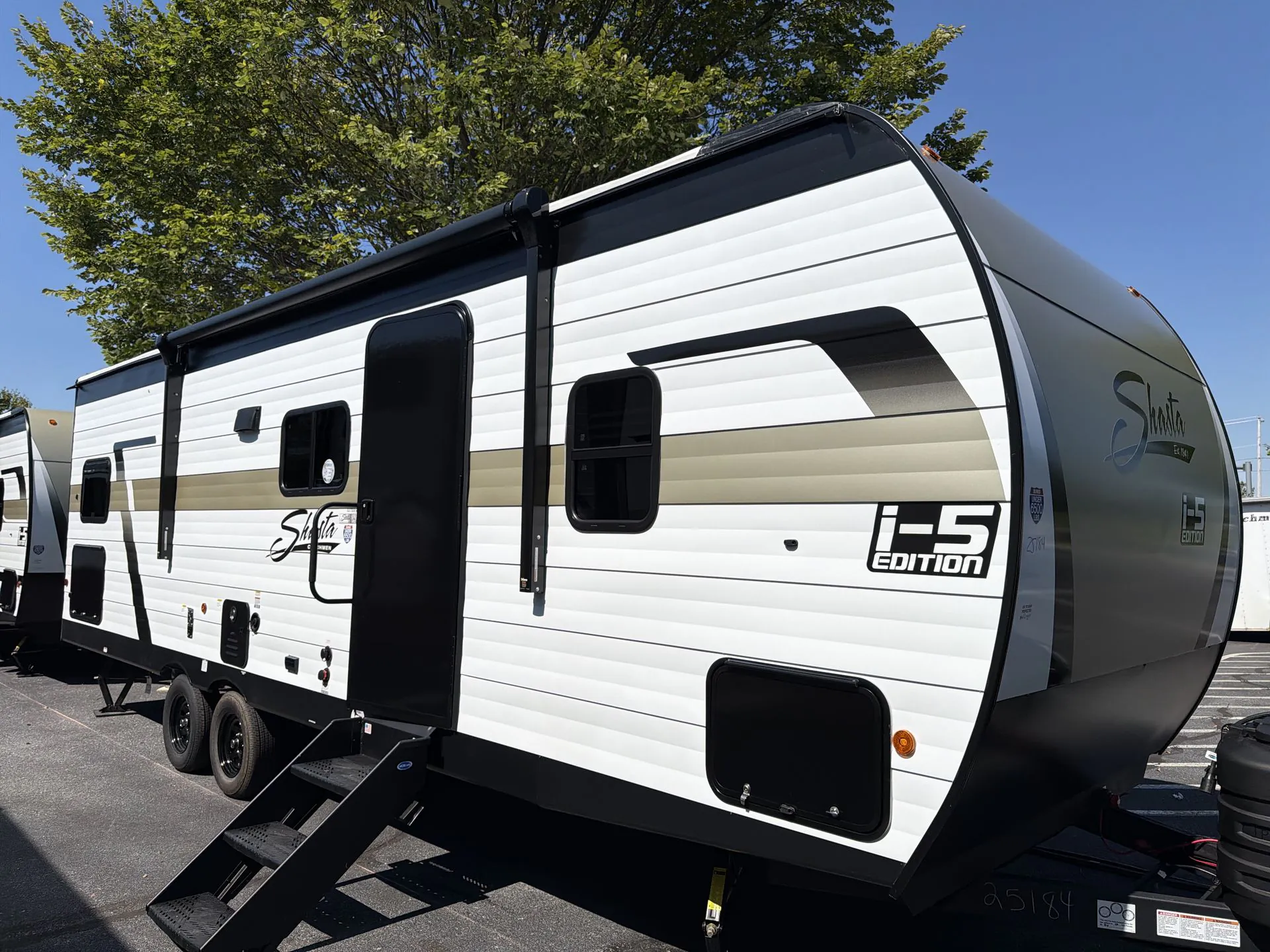 2027 Shasta I-5 527BHS