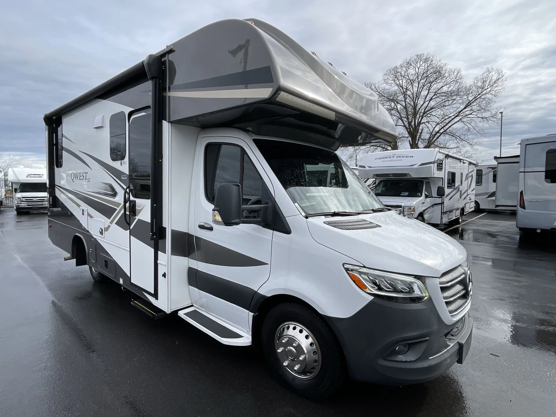 2024 Entegra Coach Qwest SE 24L - Photo 2