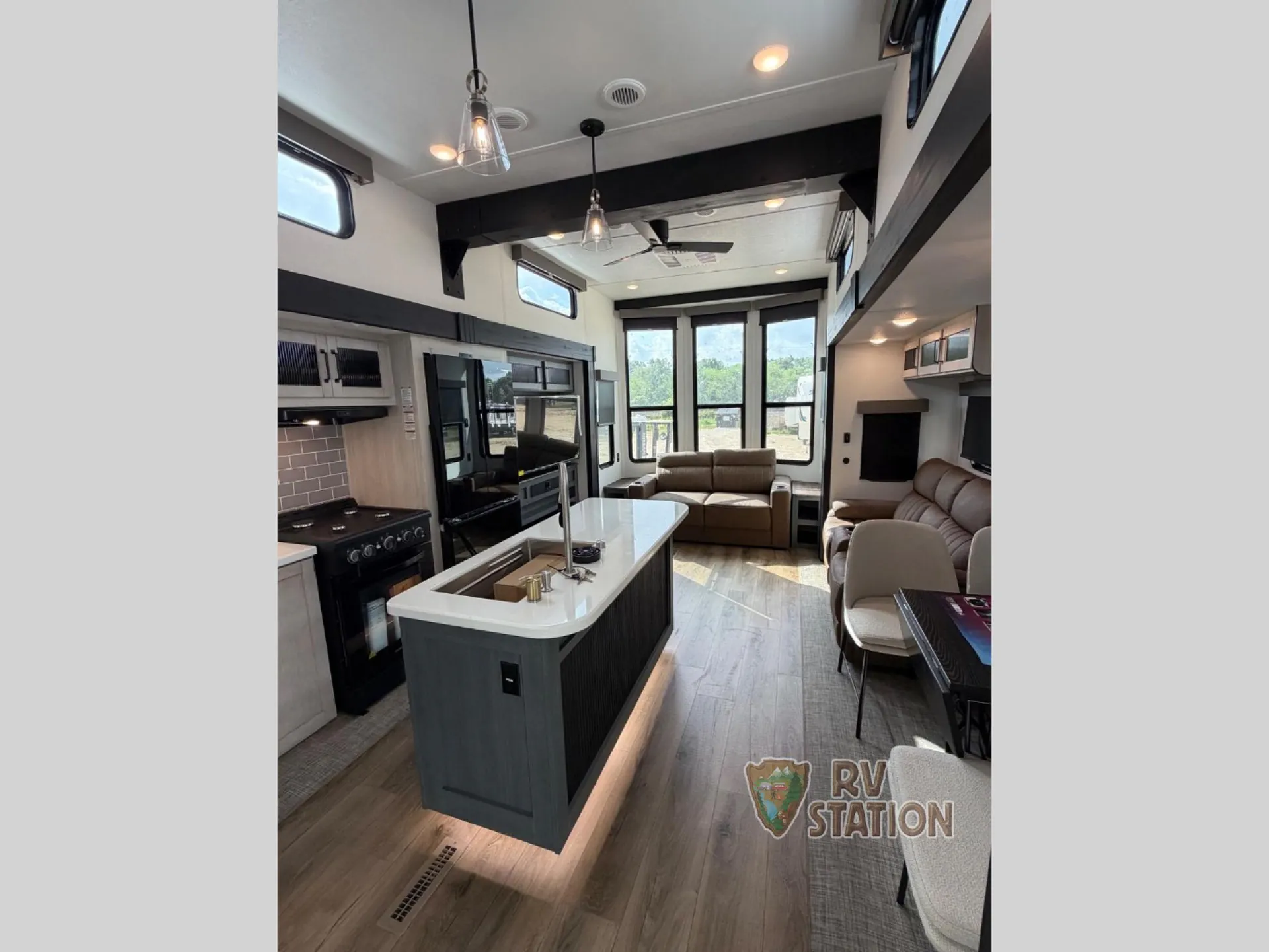 2026 Forest River Puma Vista 402LFT — Photo 5