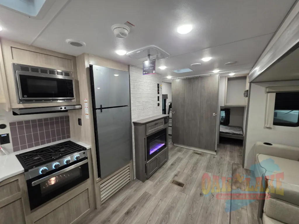2026 Coachmen Catalina Legacy Edition 333DORM, Photos photo 5