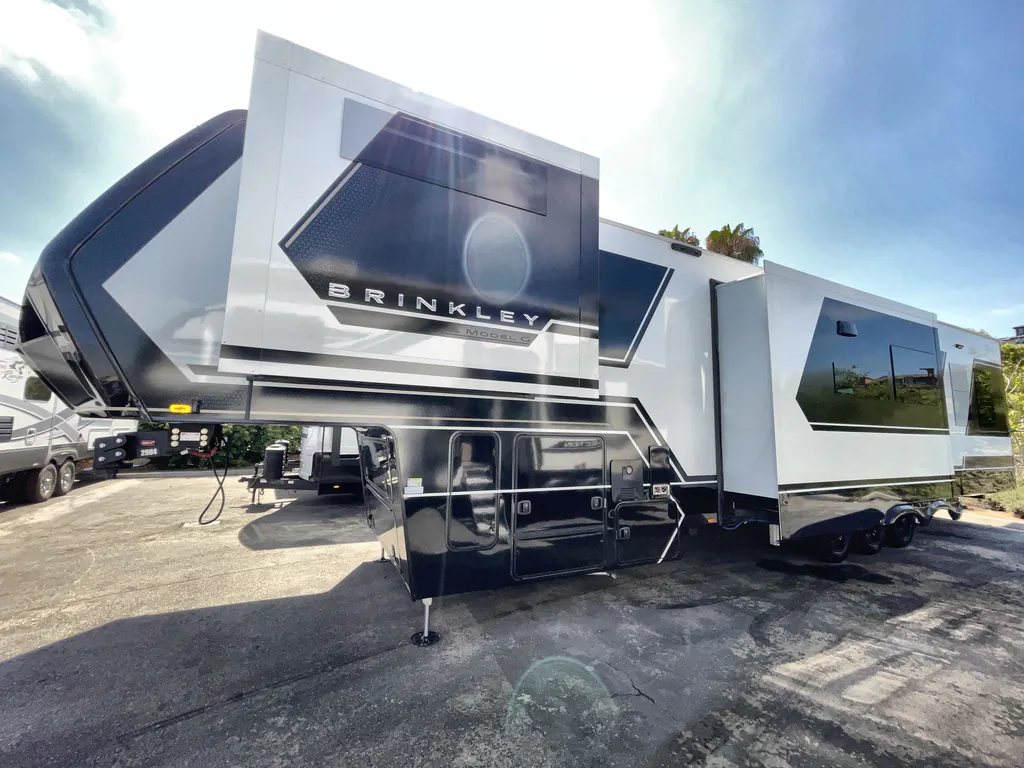 2026 Brinkley Model G 4100, Photos photo 3
