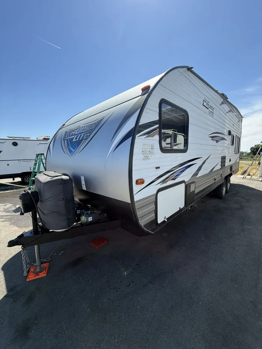 2017 Forest River RV Salem 21SSXL - Photo 2