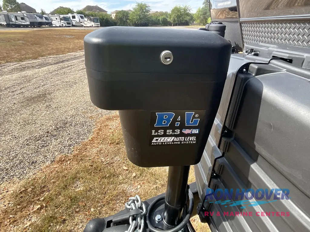2027 Forest River Rockwood Ultra Lite 2921RL, Photos photo 4
