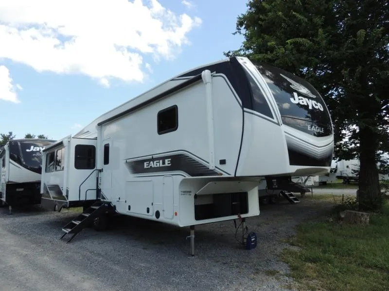 2026 Jayco Eagle 321RSTS - Photo 3