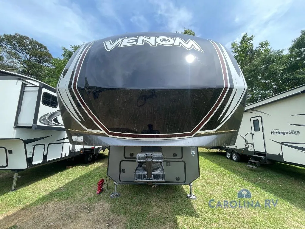 2018 KZ Venom 3911TK - Photo 2