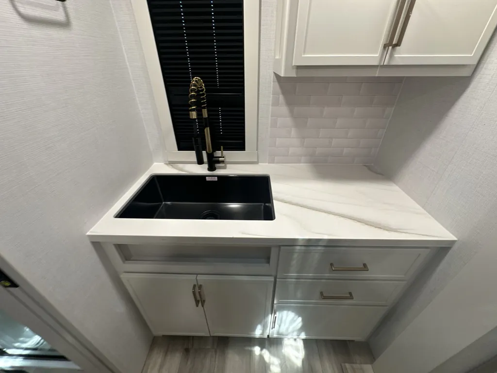 2026 Brinkley Model I 235, Photos photo 14